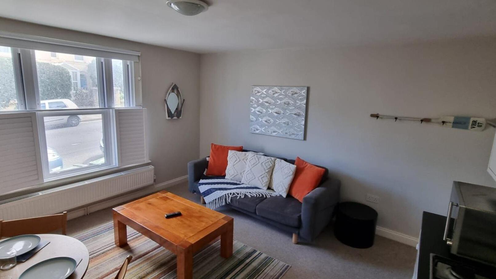 St Margaret'S Ground Floor And Lower Deck Apartment Райд Екстериор снимка