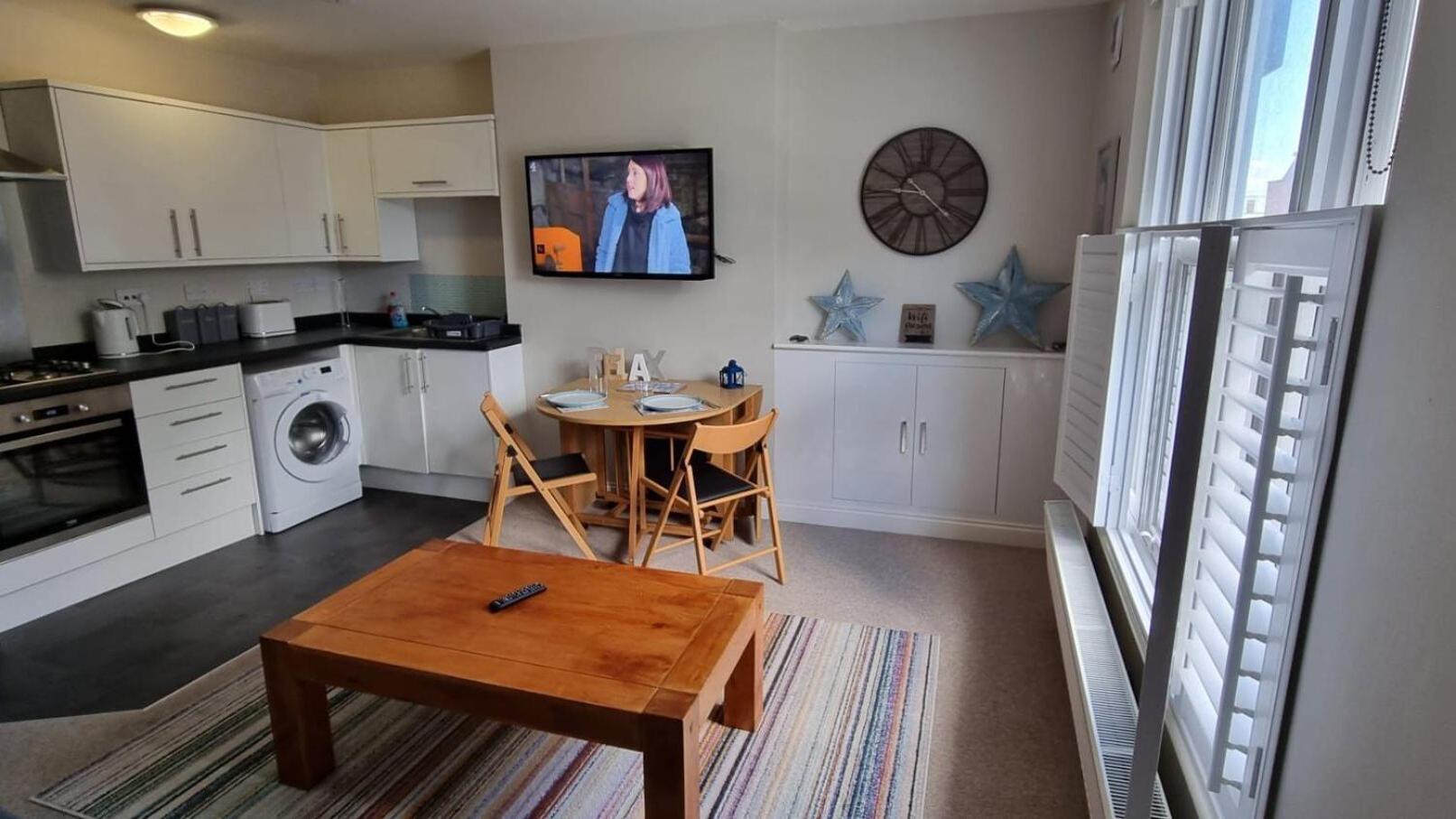 St Margaret'S Ground Floor And Lower Deck Apartment Райд Екстериор снимка